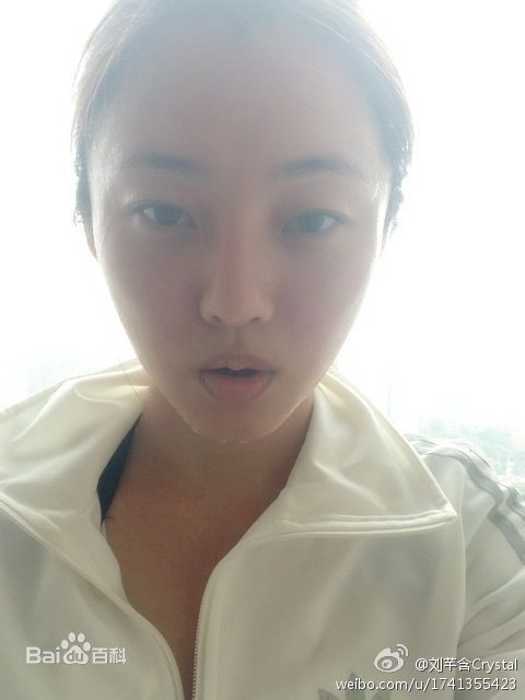 刘芊含(Crystal)生活照生活照相册