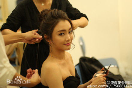 刘芊含(Crystal)活动通告素颜照相册