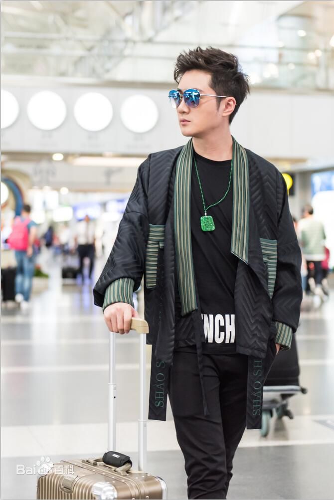 余少群街拍时刻壁纸壁纸