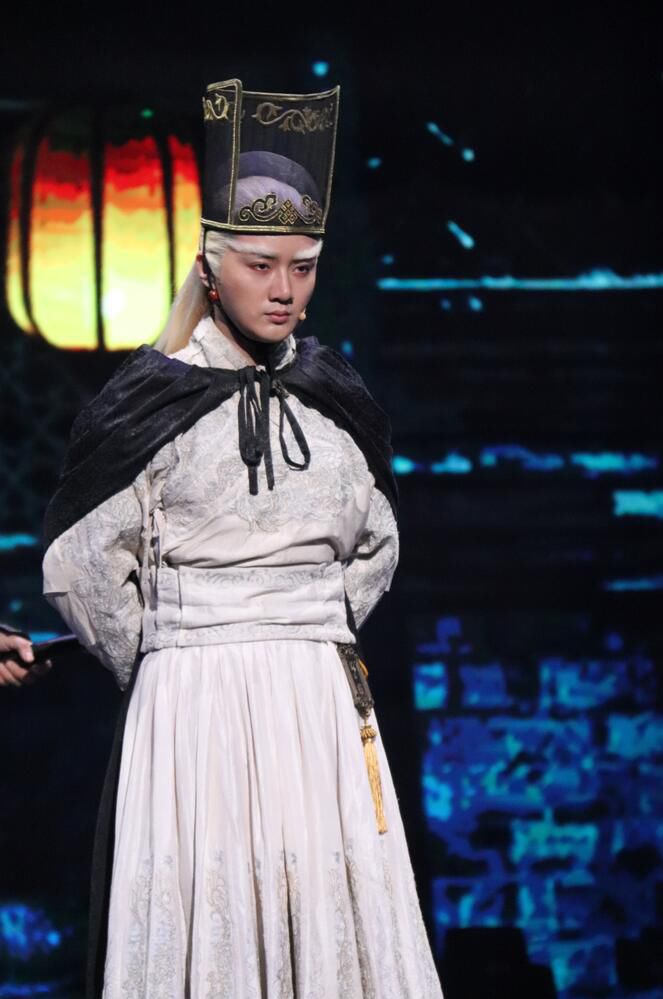 最优质余少群在《演员的诞生》中的相册