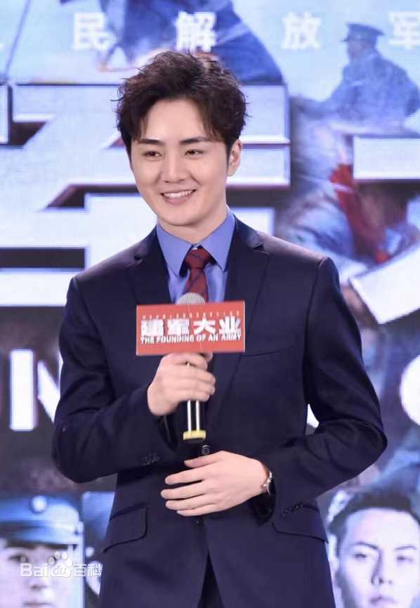 余少群活动照素颜照相册