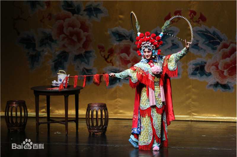 余少群活动照性感图片壁纸