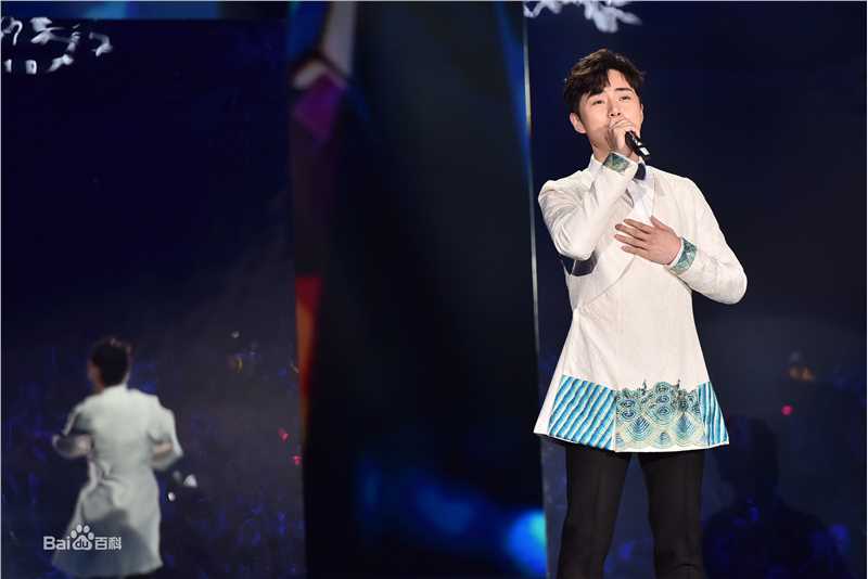 余少群活动照性感图片壁纸