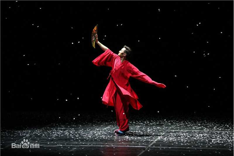 余少群活动照性感图片壁纸