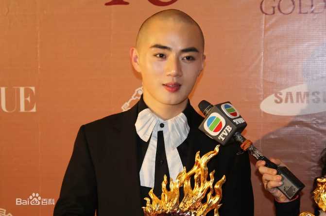 余少群获奖时刻图片图册