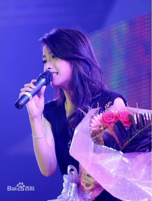 邓丽欣(Stephy Tang)2011活动照壁纸壁纸