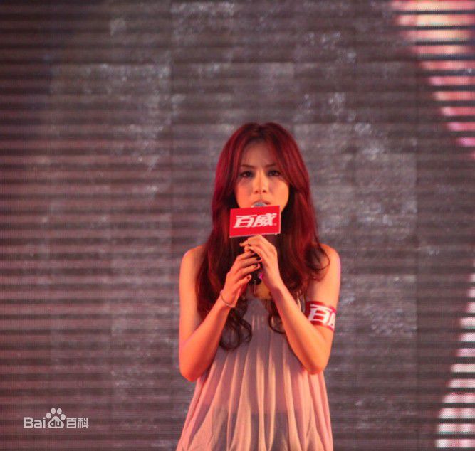 邓丽欣(Stephy Tang)2011活动照壁纸壁纸