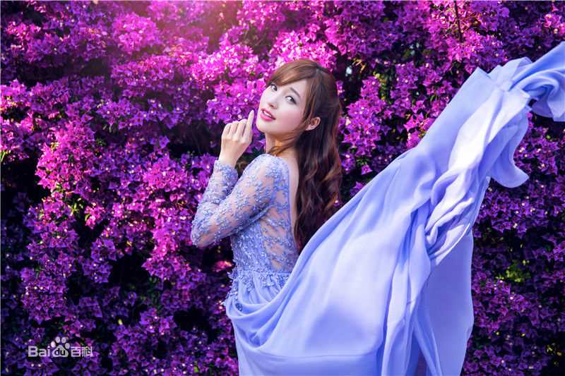 金莎(Kym)香水美图壁纸壁纸