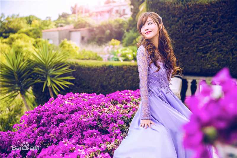 金莎(Kym)香水美图壁纸壁纸