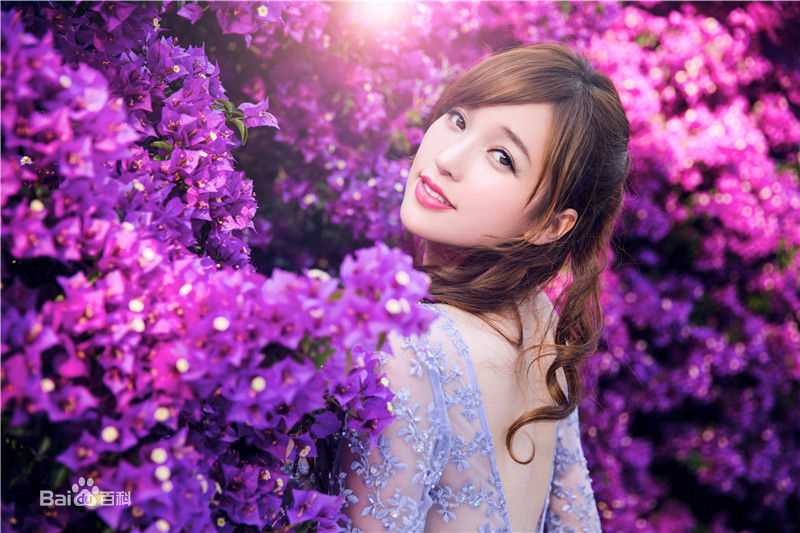 金莎(Kym)香水美图壁纸壁纸