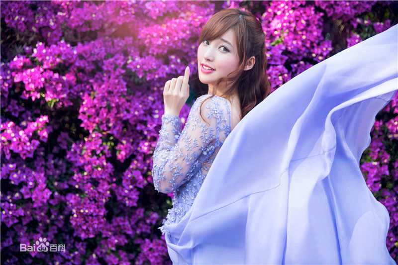 金莎(Kym)香水美图壁纸壁纸