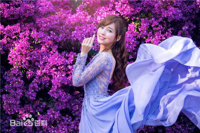 金莎(Kym)香水美图壁纸壁纸