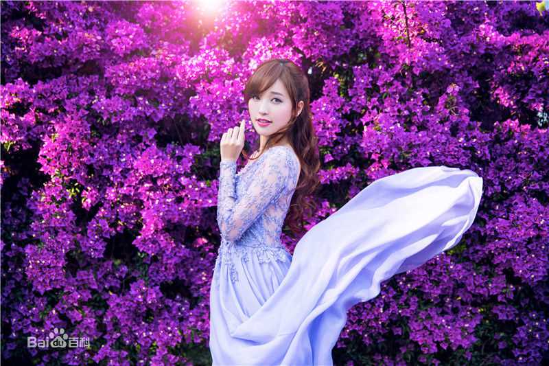 金莎(Kym)香水美图壁纸壁纸