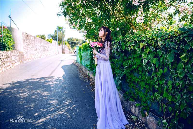 金莎(Kym)香水美图壁纸壁纸