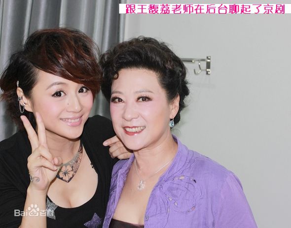 曹颖(Cao Ying)2010年第8届金鹰节前后照片