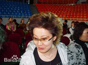 邬倩倩出席活动素颜照相册