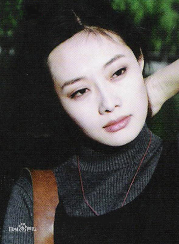 最新张咏荷性感图片