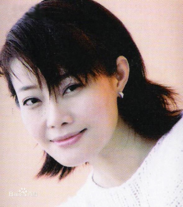 最新张咏荷性感图片