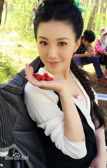 侯梦瑶片场花絮图册