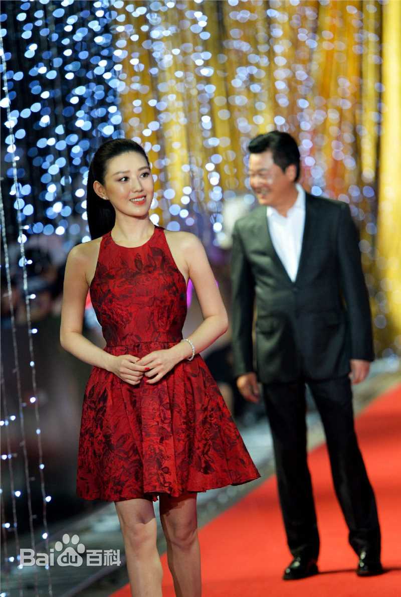 侯梦瑶出席2014金鹰节颁奖礼照片前后照片