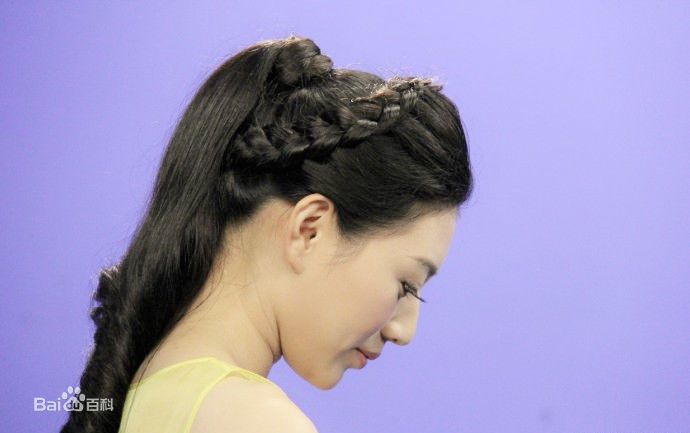 侯梦瑶出席活动性感图片壁纸