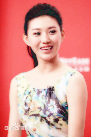 侯梦瑶出席活动性感图片壁纸