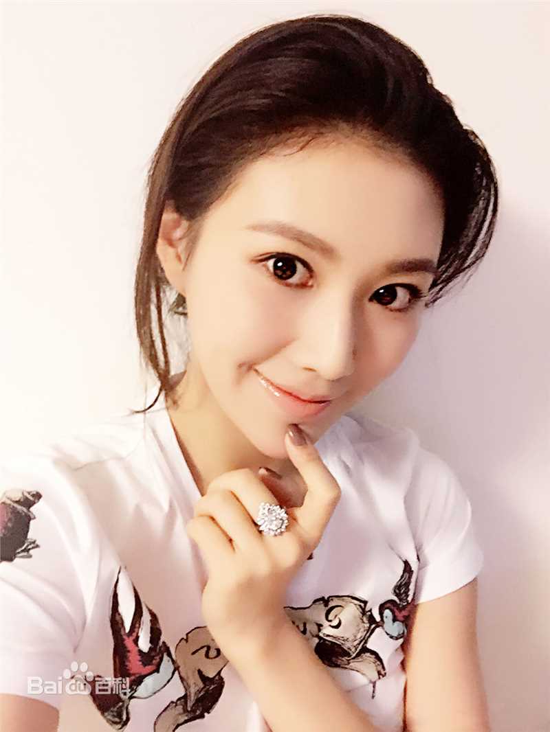 侯梦瑶前后照片