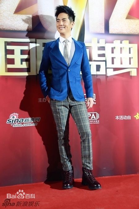 张晓龙活动照生活照