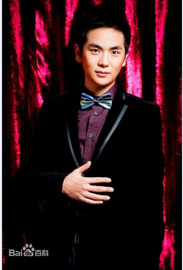 张晓龙宣传照壁纸壁纸