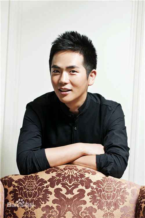 张晓龙宣传照壁纸壁纸