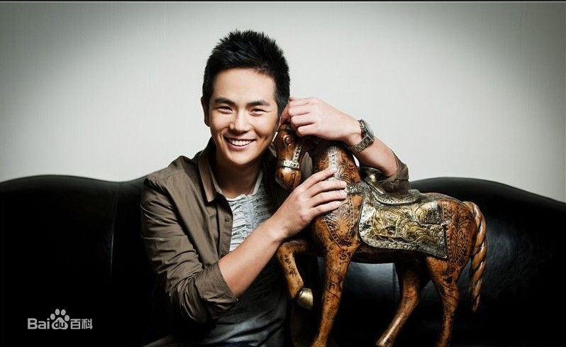 张晓龙宣传照壁纸壁纸