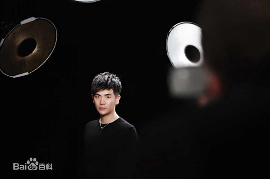 张晓龙宣传照壁纸壁纸