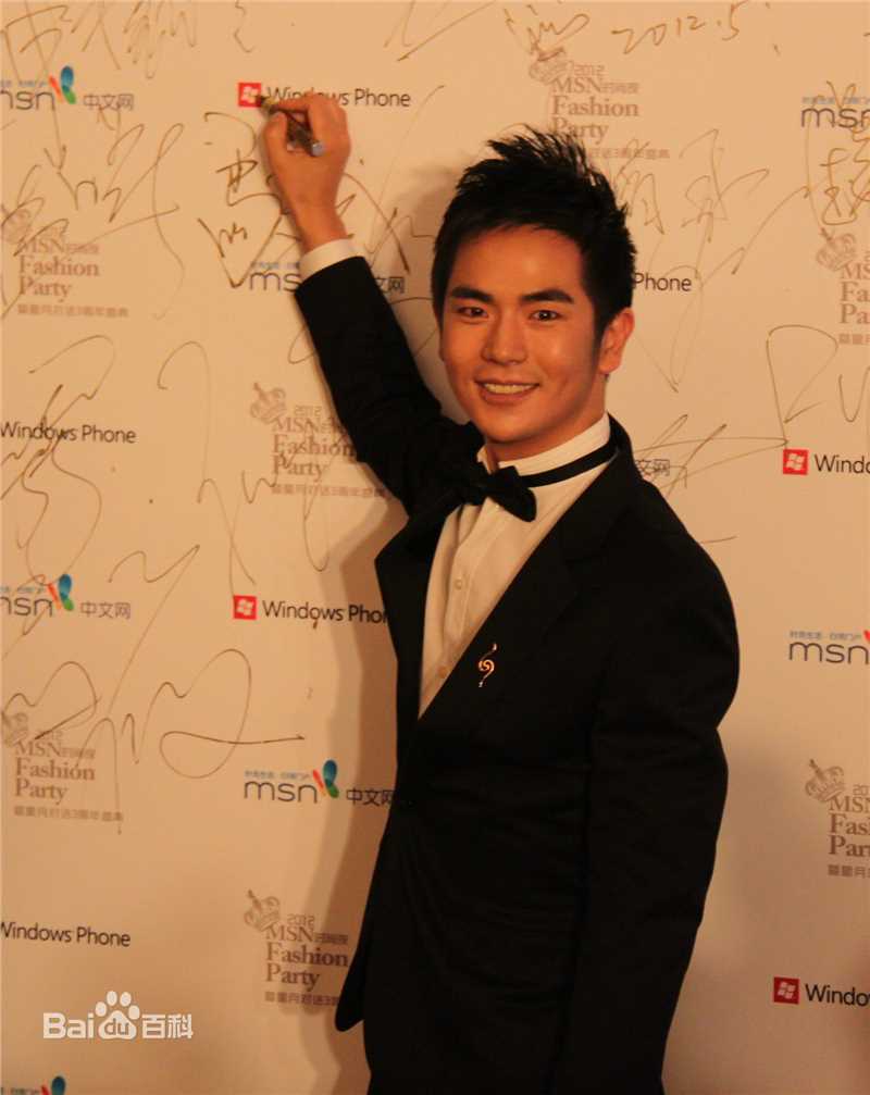 张晓龙的个人图册素颜照相册