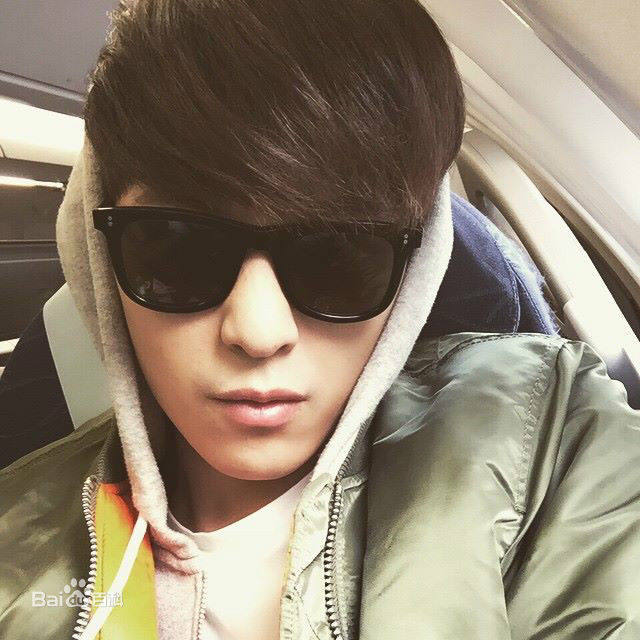 庄濠全(Owodog Zhuang)生活照图册