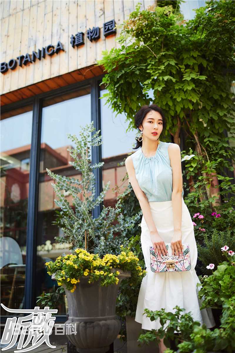 胡然在《昕薇》中的