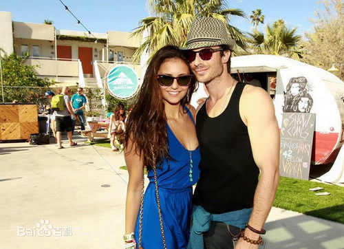 妮娜·杜波夫(Nina Dobrev)生活照素颜照相册