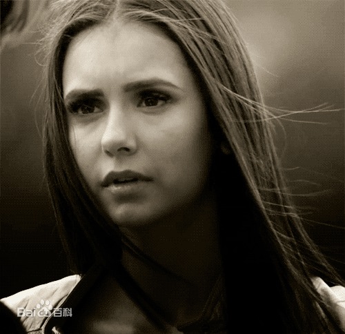 妮娜·杜波夫(Nina Dobrev)生活照素颜照相册