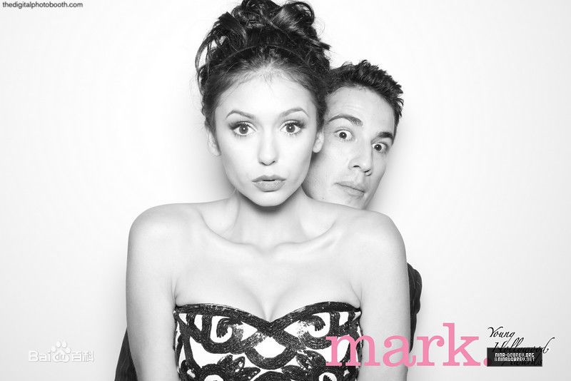 妮娜·杜波夫(Nina Dobrev)-活动照素颜照相册