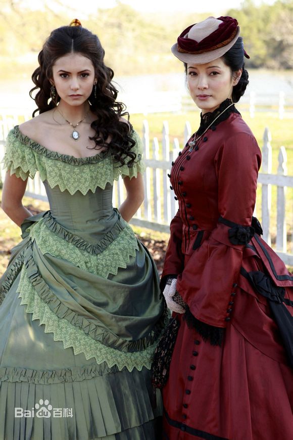 妮娜·杜波夫(Nina Dobrev)吸血鬼日记生活照相册