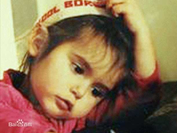 妮娜·杜波夫(Nina Dobrev)早年生活照