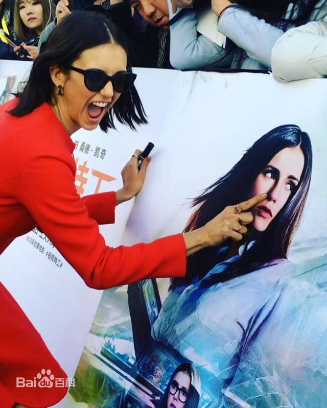 最优质妮娜·杜波夫(Nina Dobrev)在《极限特工：终极回归》中的相册