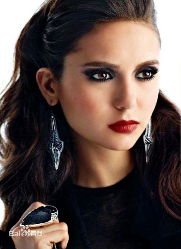 妮娜·杜波夫(Nina Dobrev)精彩图册