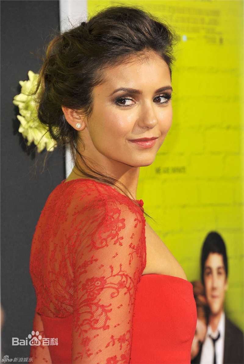 妮娜·杜波夫(Nina Dobrev)精彩图册
