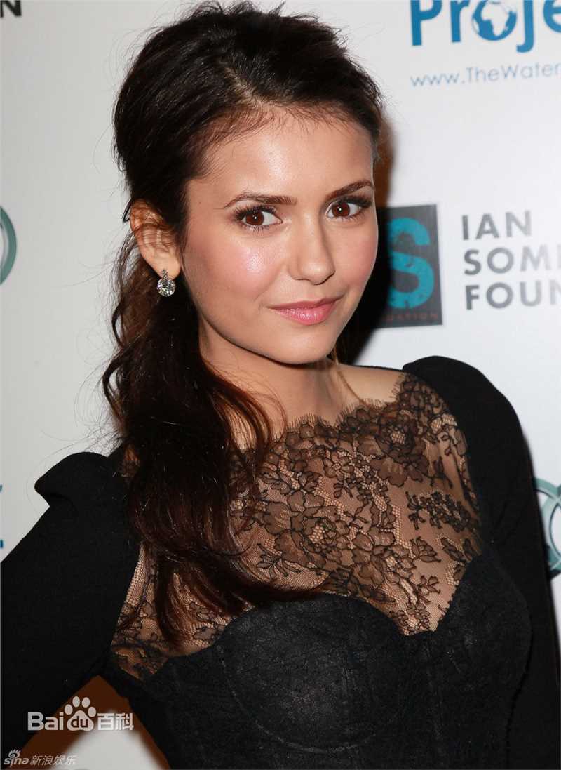 妮娜·杜波夫(Nina Dobrev)精彩图册