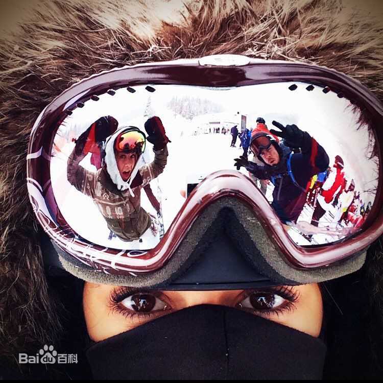 妮娜·杜波夫(Nina Dobrev)-2017壁纸壁纸