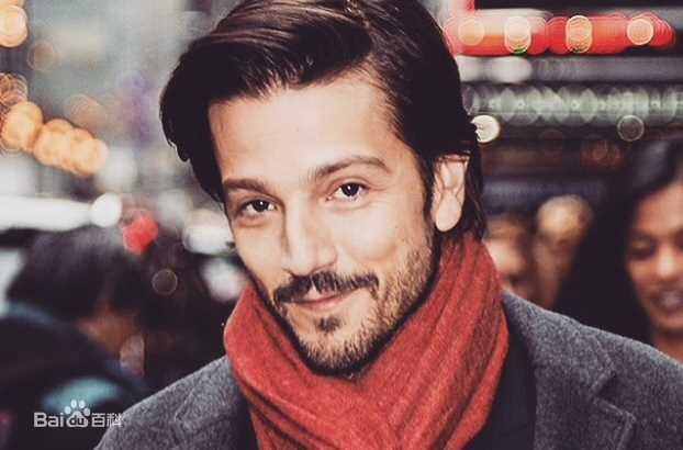 最新迭戈·鲁纳(Diego Luna)性感图片