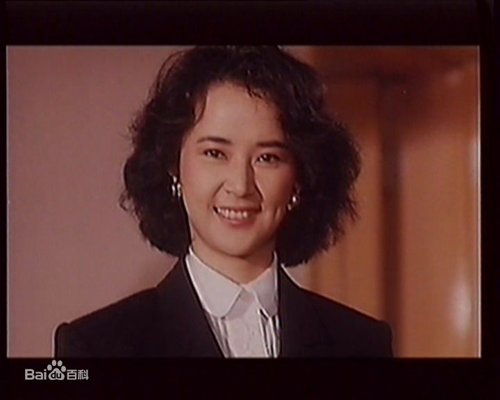 胡慧中(Sibelle Hu)在《中华警花》视频截图中的