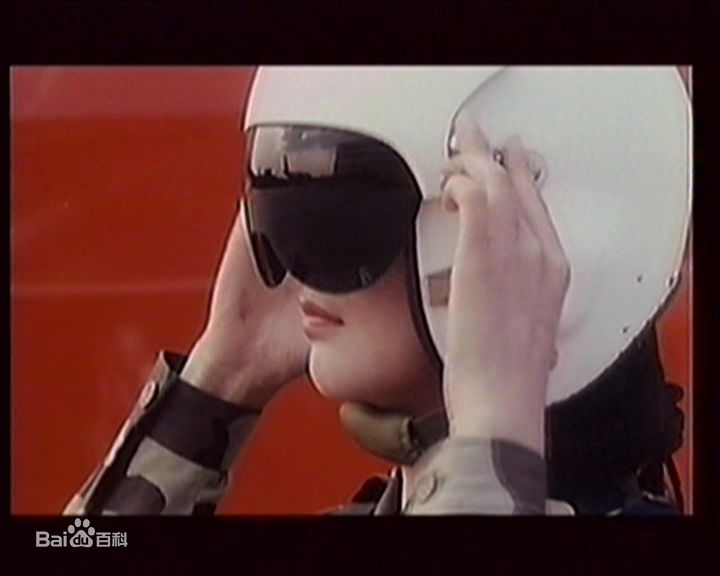 胡慧中(Sibelle Hu)在《中华警花》视频截图中的