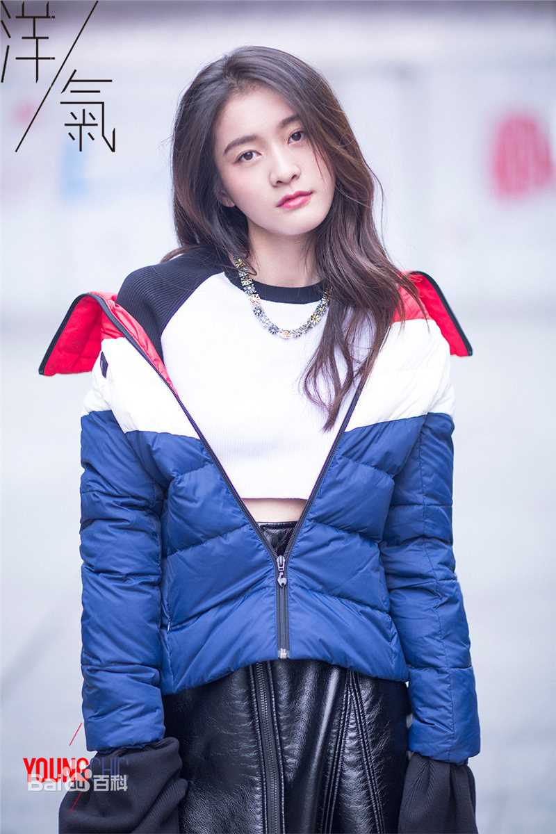 张雪迎(Sophie)洋气  街拍性感图片壁纸