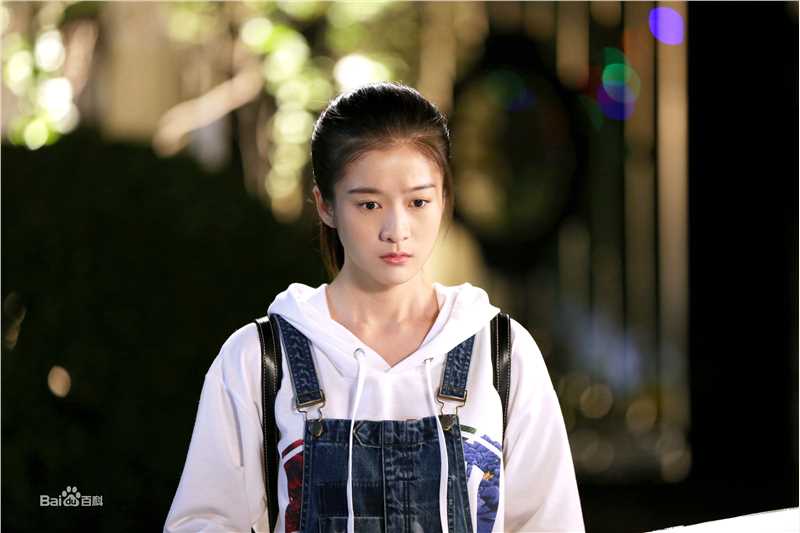 精选张雪迎(Sophie)在《我的继父是偶像》饰演康妮中的图册